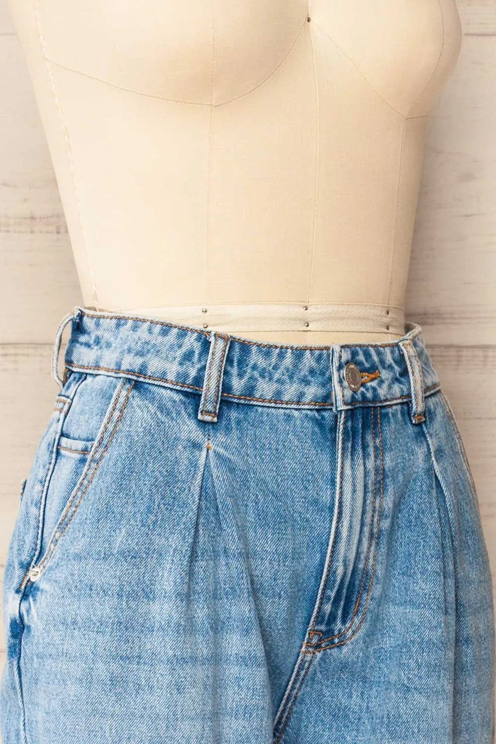 Landruk | High-Waisted Straight Leg Jeans