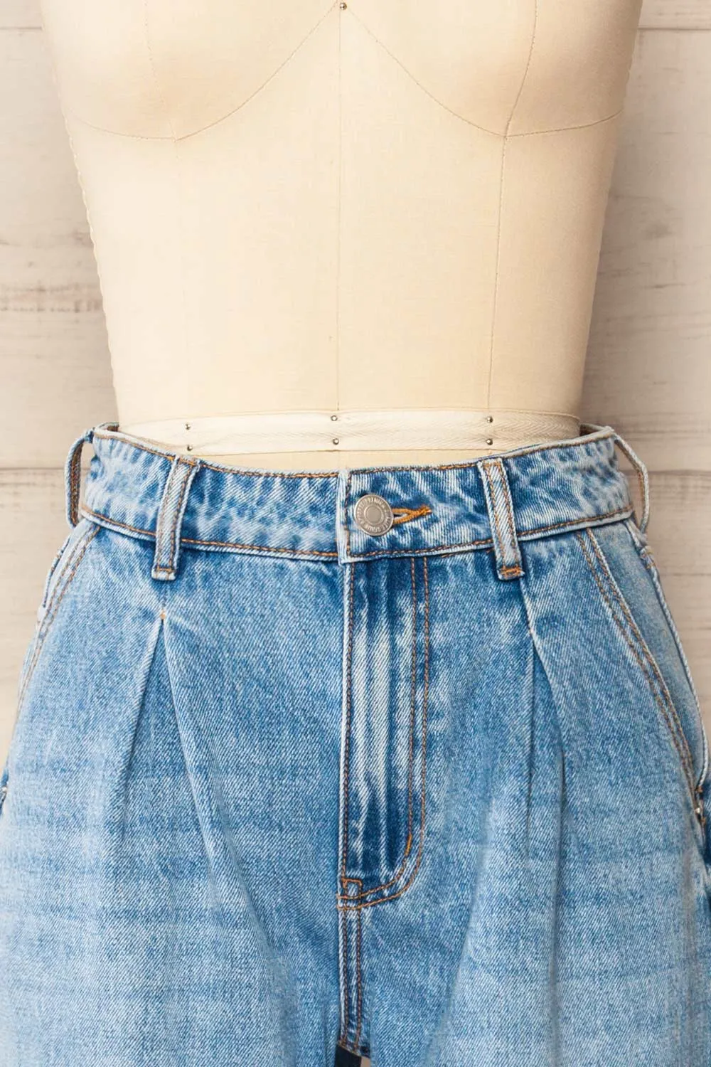 Landruk | High-Waisted Straight Leg Jeans
