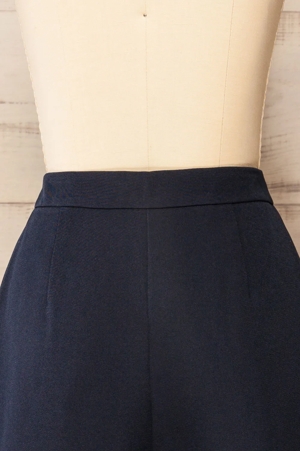 Lonsdale Navy | High-Waisted Shorts w/ Pockets