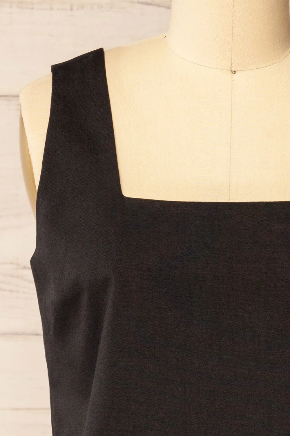 Lukla Black | Cropped Linen Tank Top