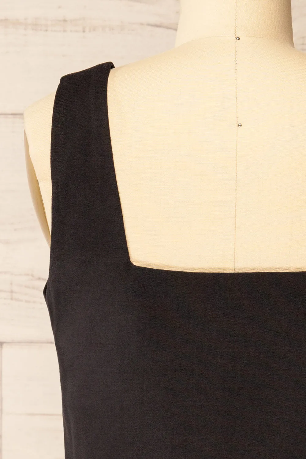 Lukla Black | Cropped Linen Tank Top