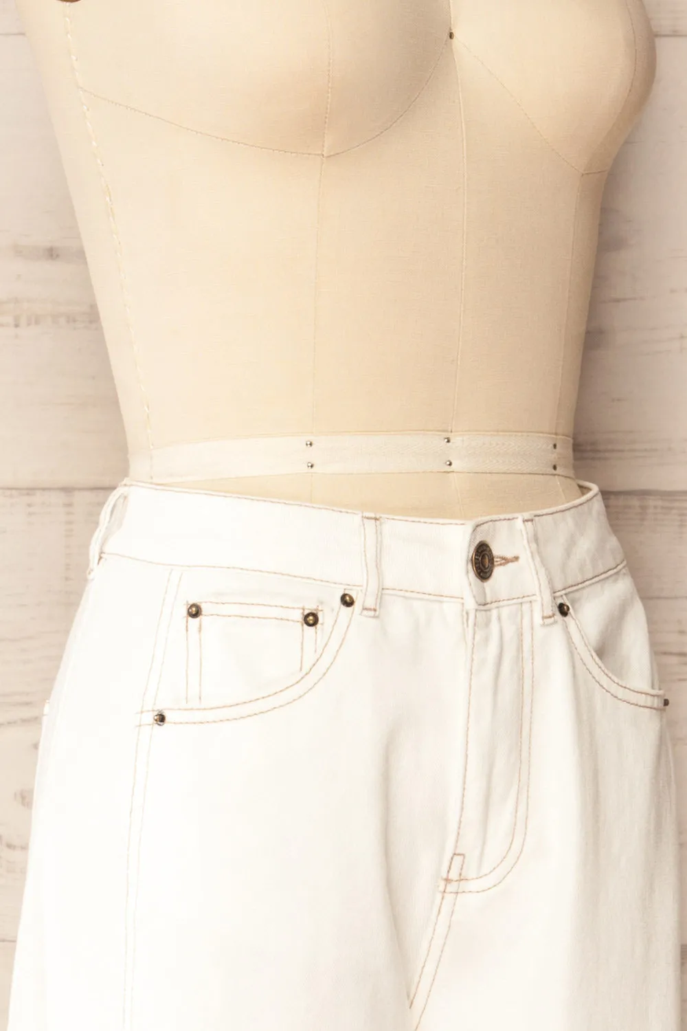 Mabutsane | High-Waisted White Jeans