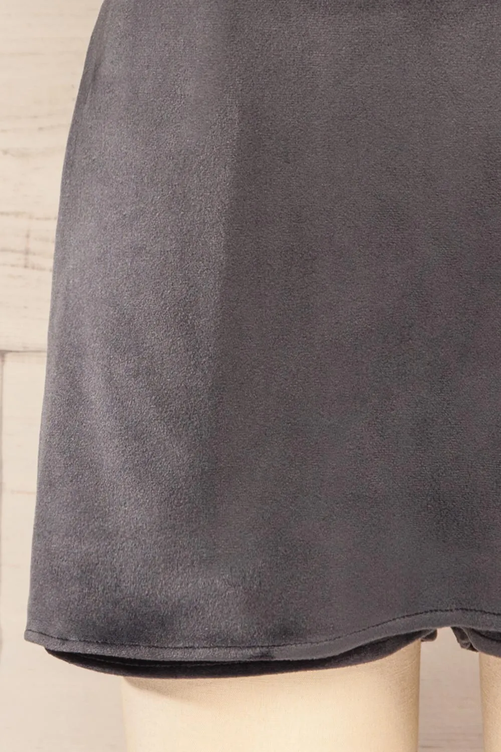 Majuro | Dark Grey Velvet Skort
