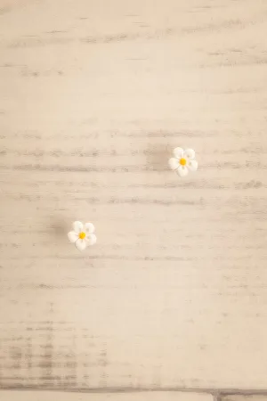 Margie | White Flower Earrings