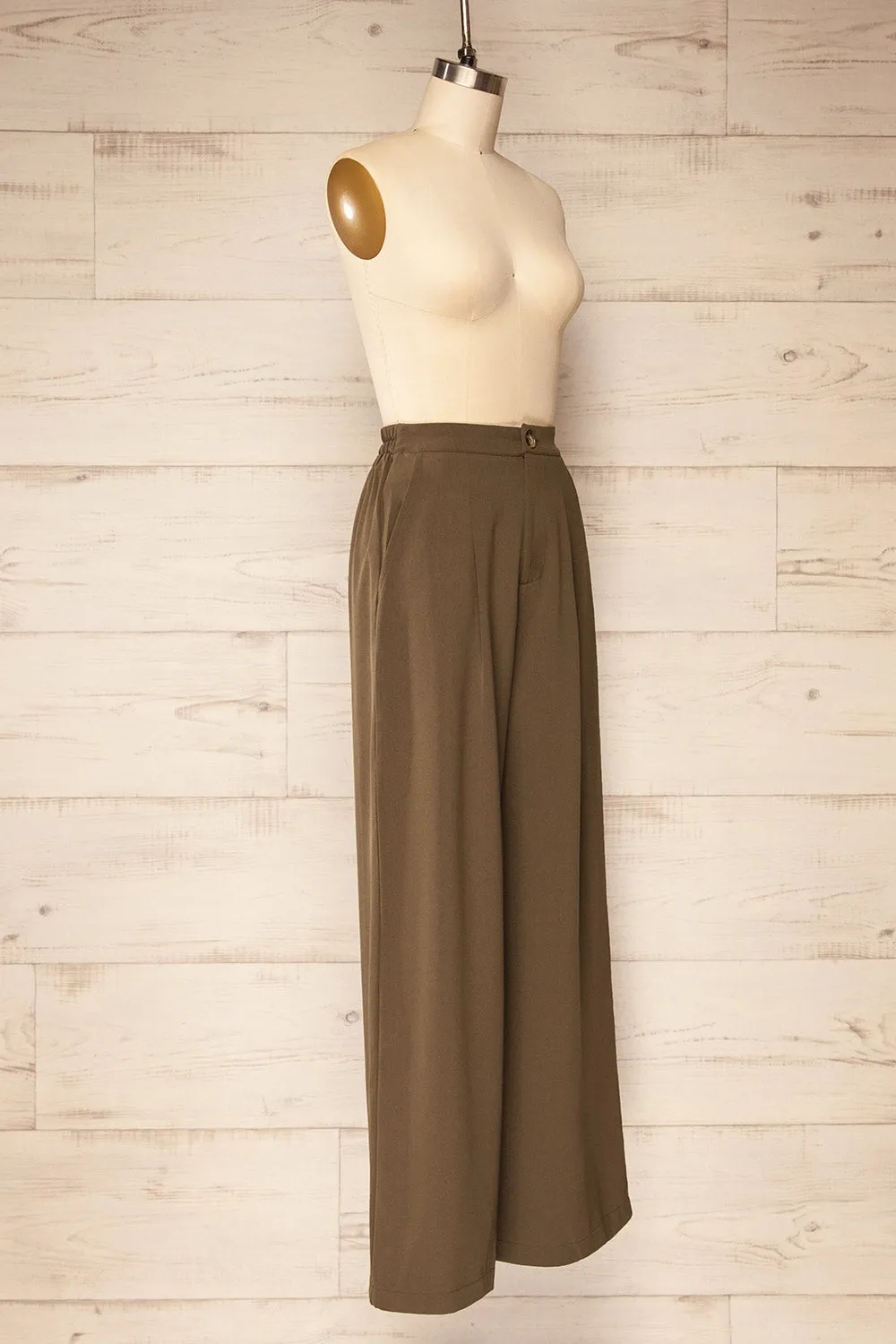 Montreux | High-Waisted Khaki Pants