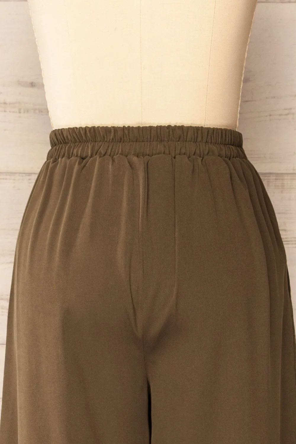 Montreux | High-Waisted Khaki Pants