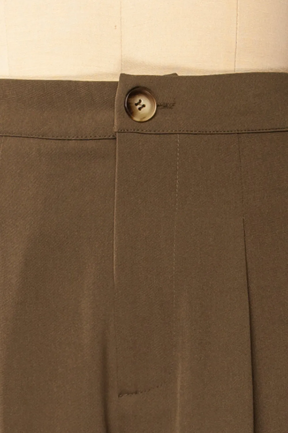 Montreux | High-Waisted Khaki Pants