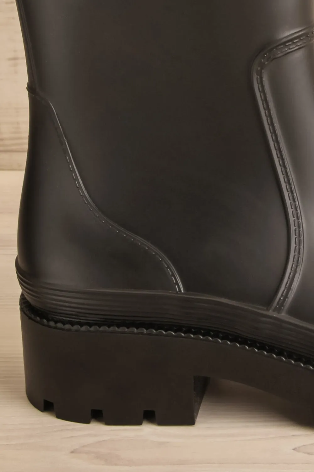Mzuzu | Matte Black Rain Boots