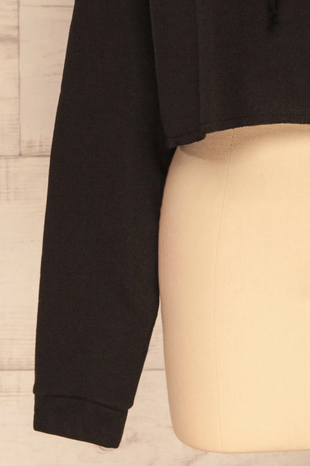 Nimegen | Black Cropped Hoodie