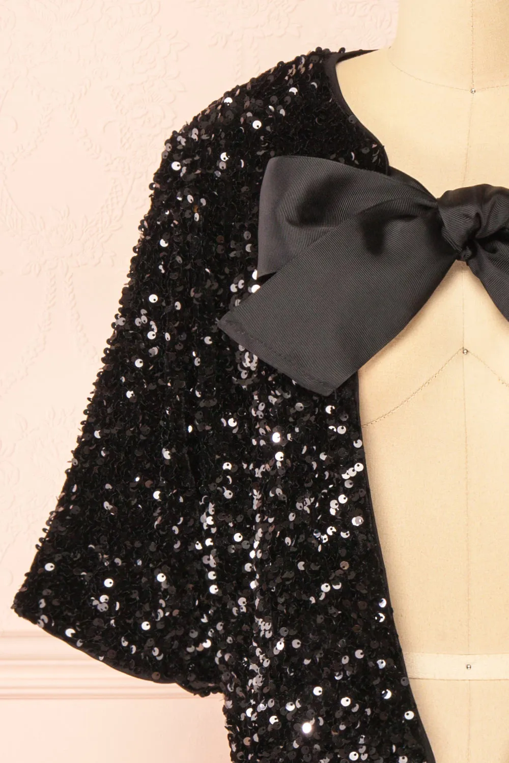 Nyala | Short-Sleeved Black Sequins Cardigan