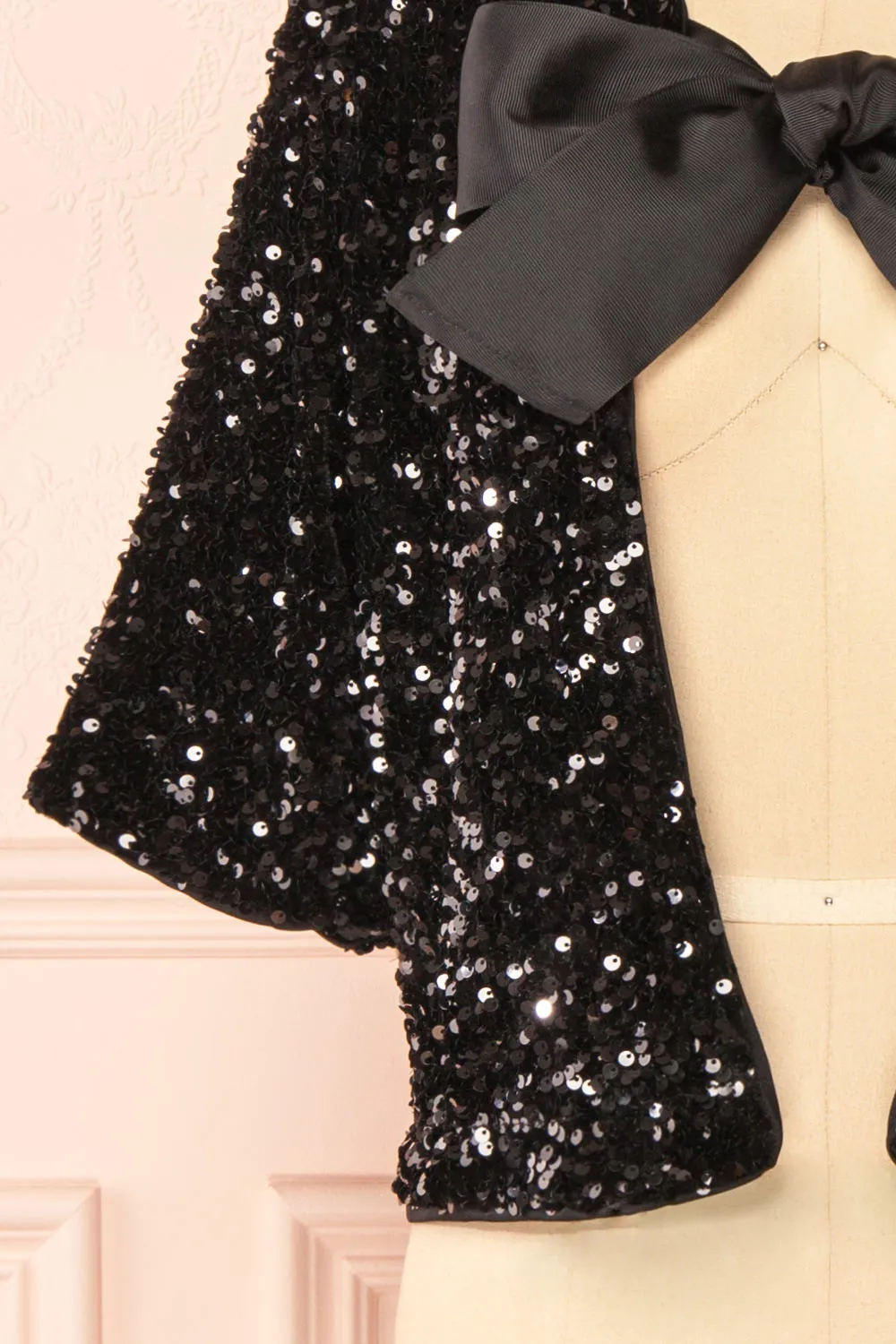 Nyala | Short-Sleeved Black Sequins Cardigan