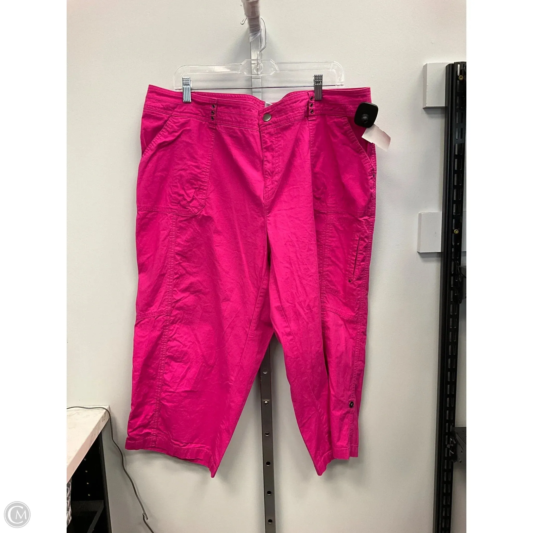 Pants Cropped By Avenue In Pink, Size: 18