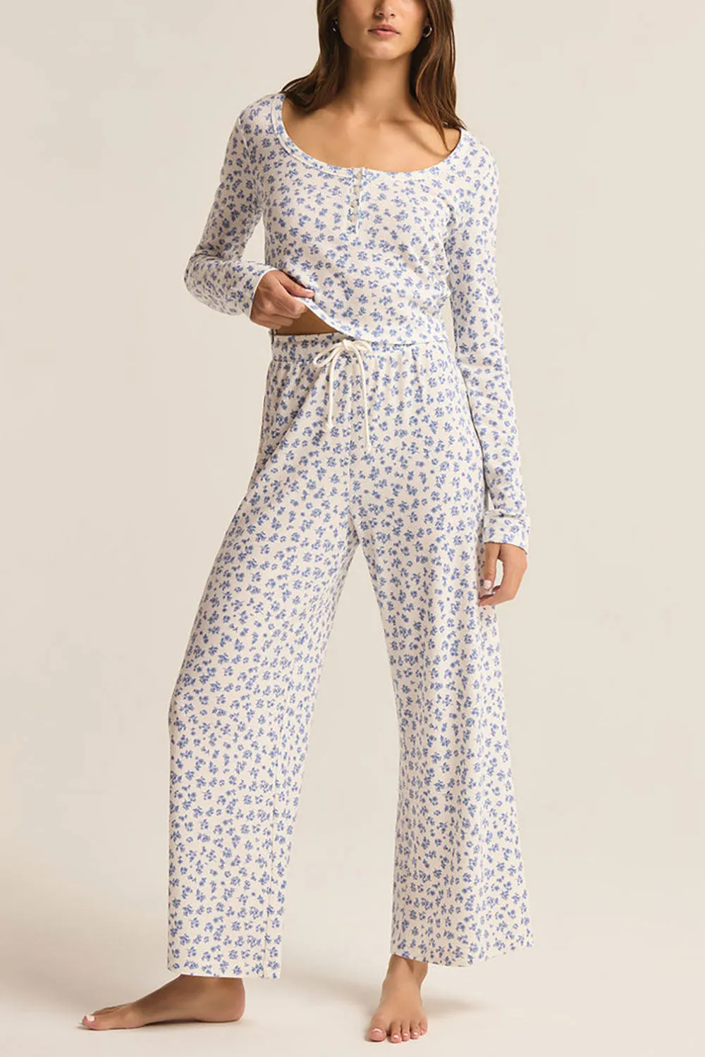 Pesza | Long-Sleeved Blue Floral Top
