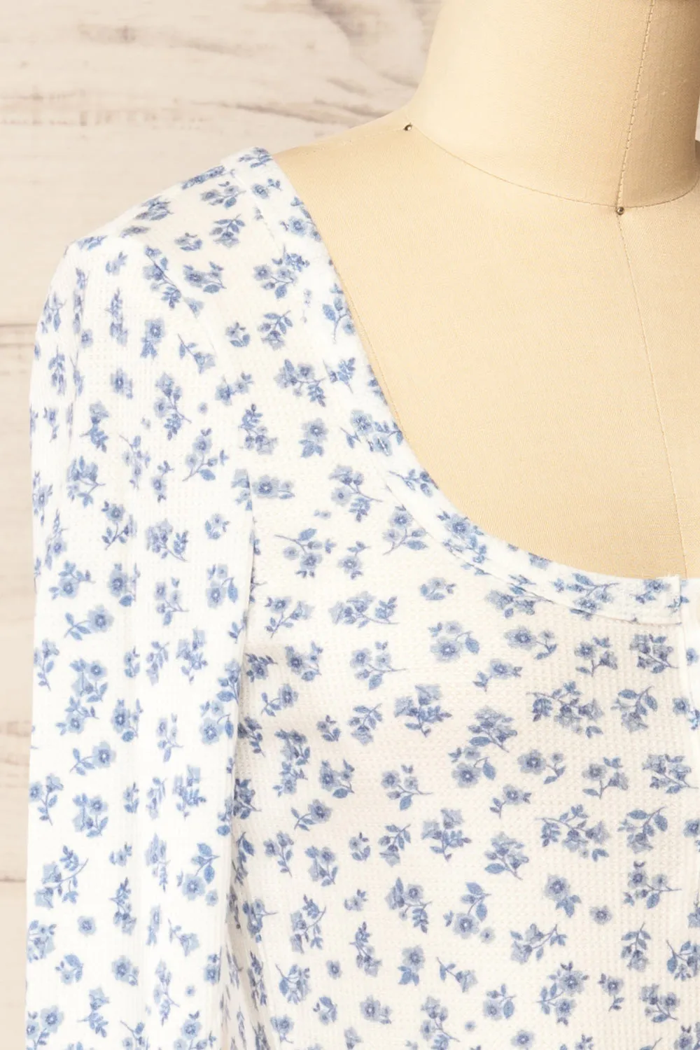 Pesza | Long-Sleeved Blue Floral Top