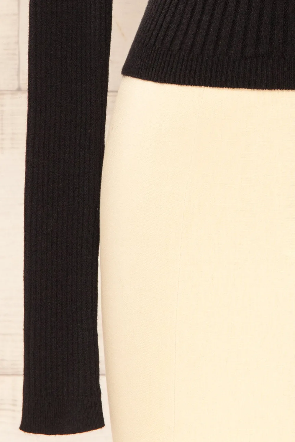 Rundu Black | Ribbed Turtleneck Fitted Top