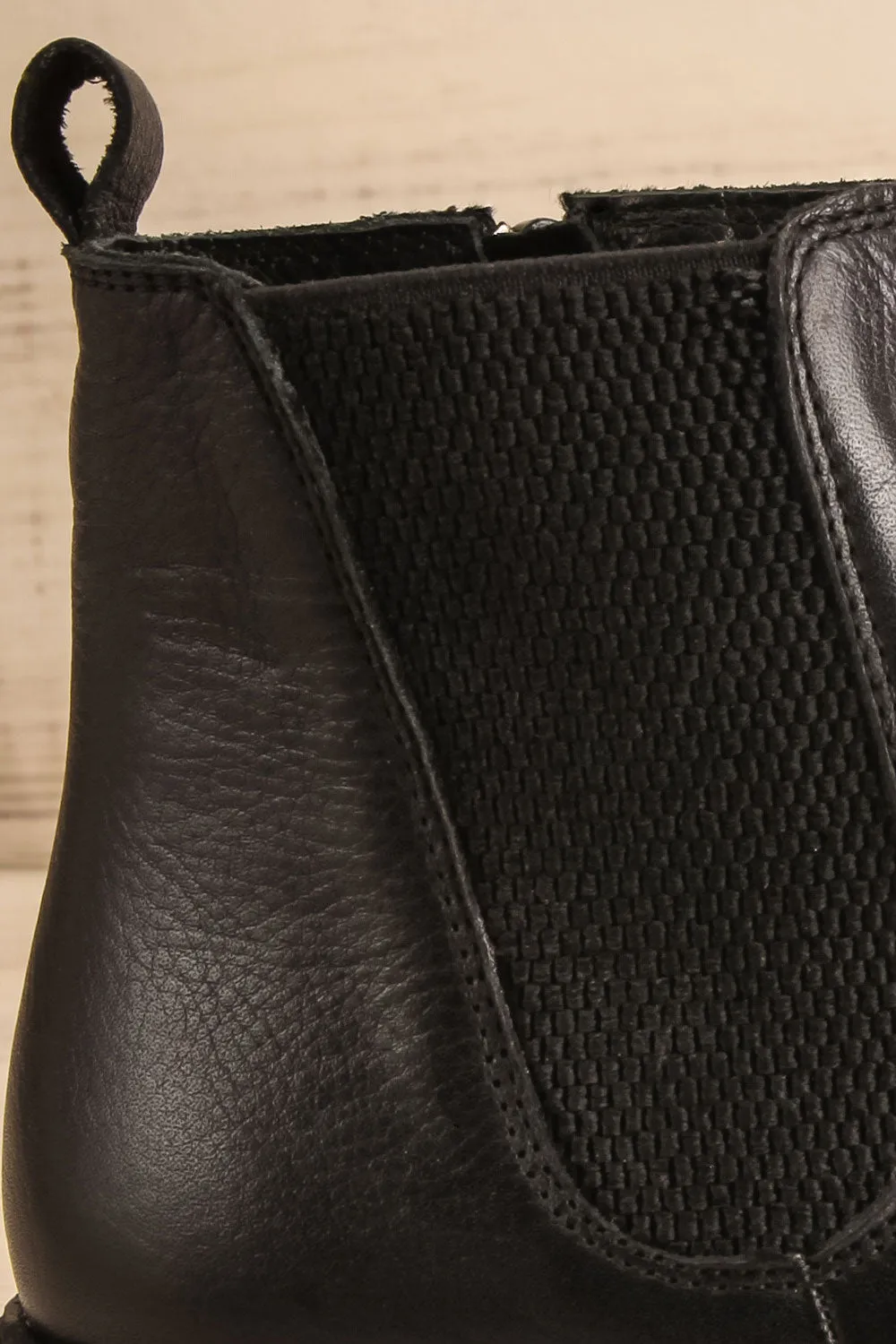 Rurrena | Black Chelsea Leather Boots