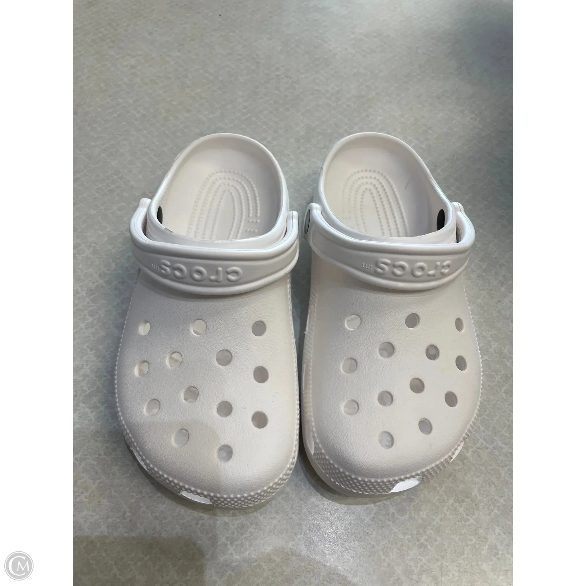 Shoes Athletic By Crocs In White, Size: 7