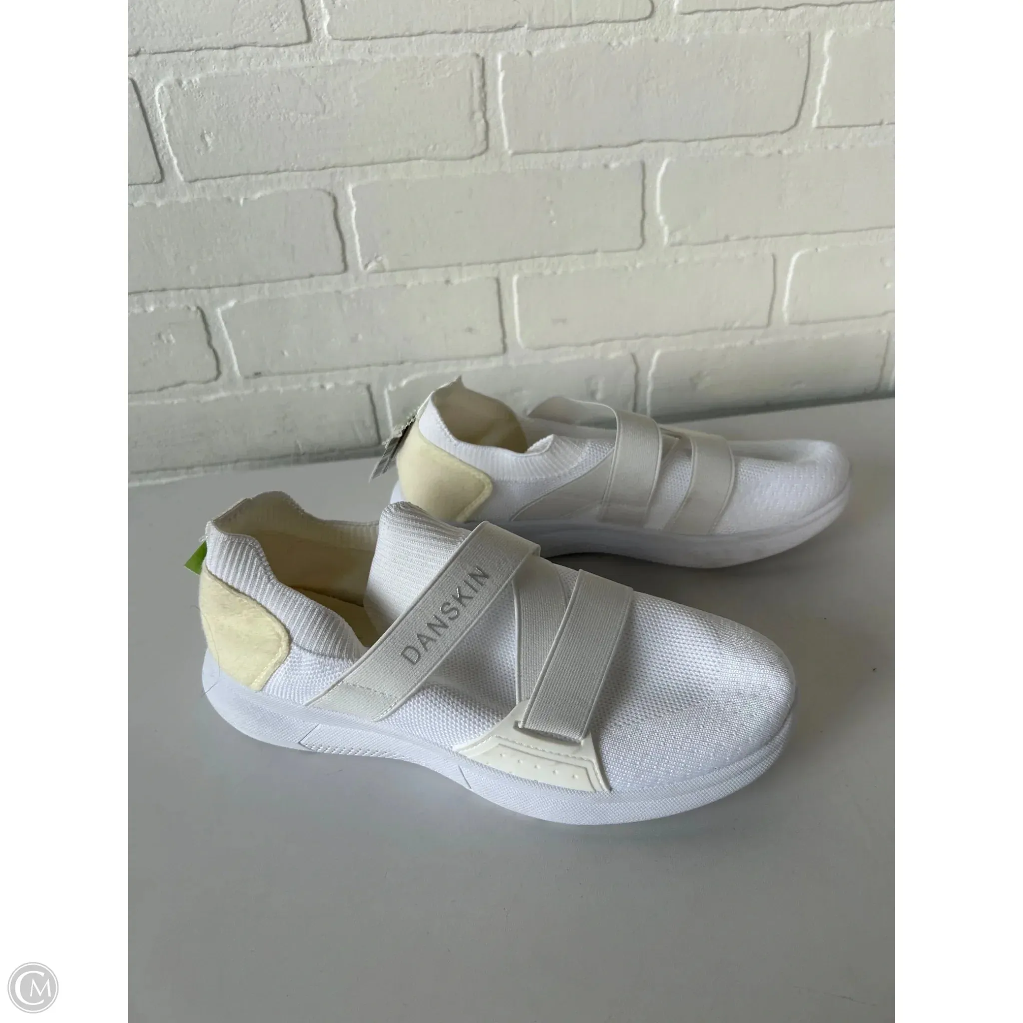 Shoes Athletic By Danskin In Cream, Size: 8.5