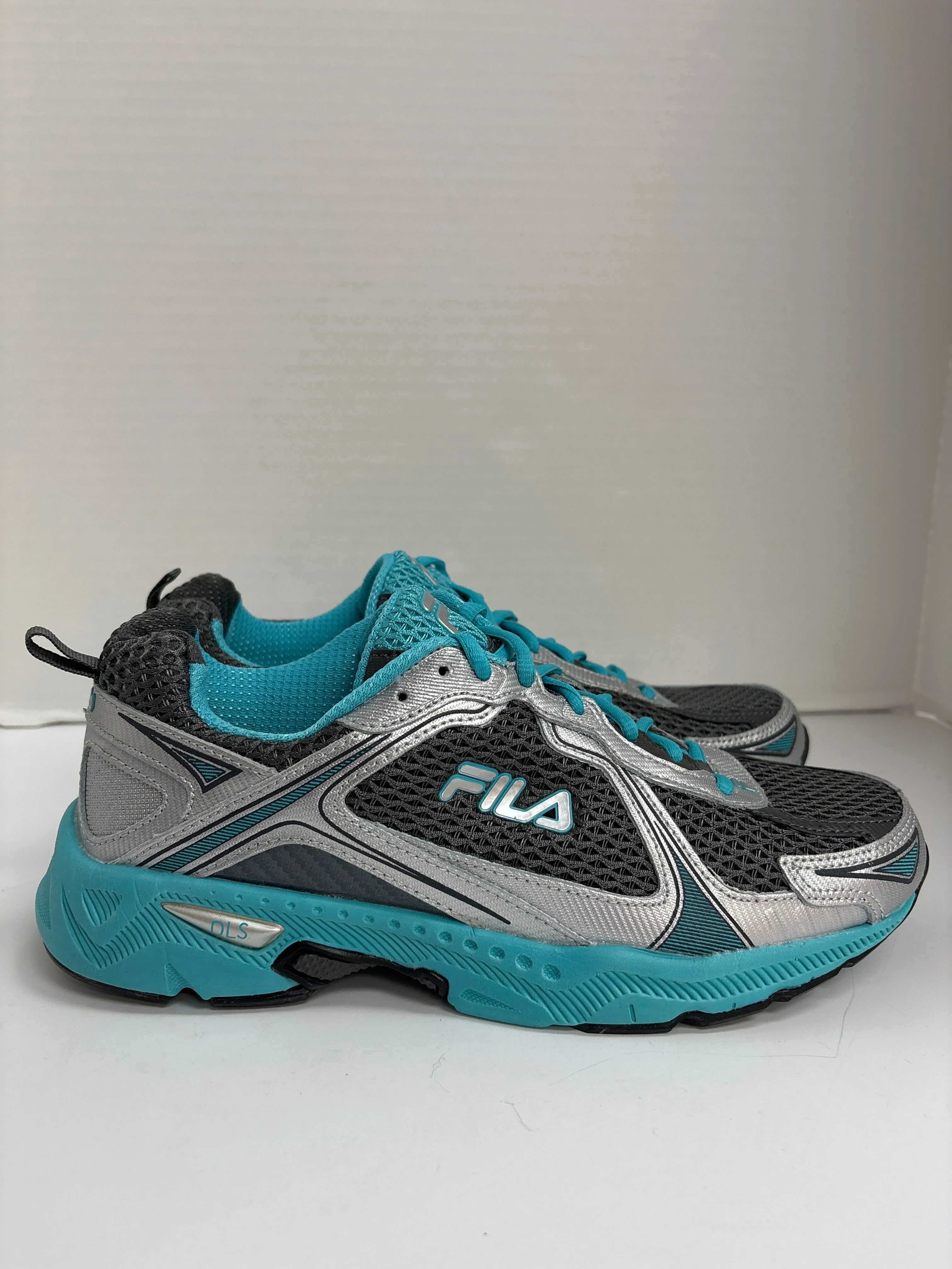 Shoes Athletic By Fila In Teal, Size: 9.5