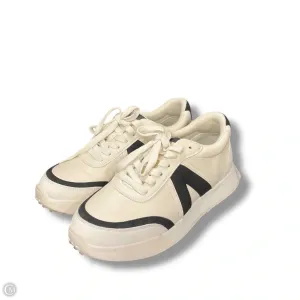 Shoes Athletic By Mia In White, Size: 7.5