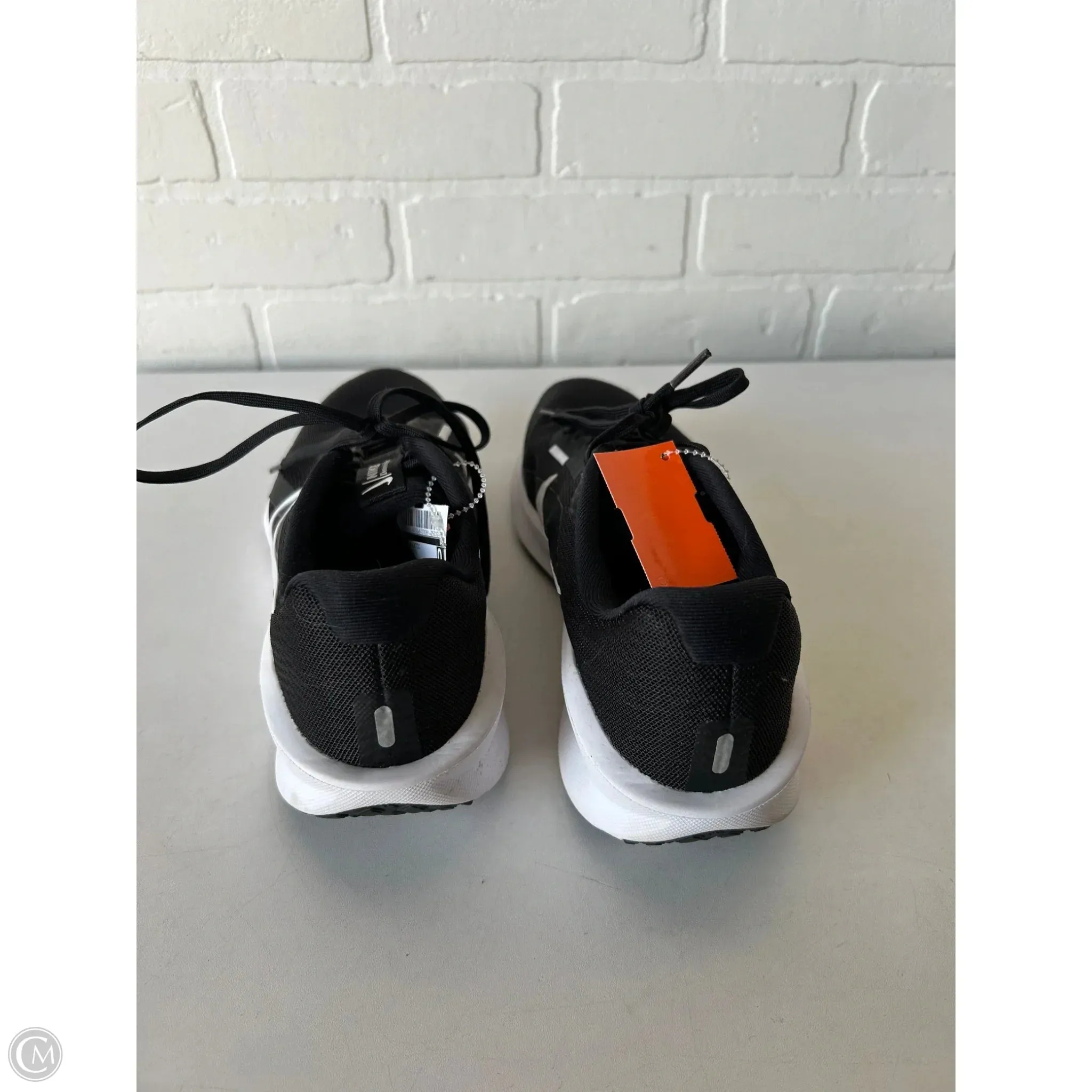 Shoes Athletic By Nike In Black & White, Size: 9