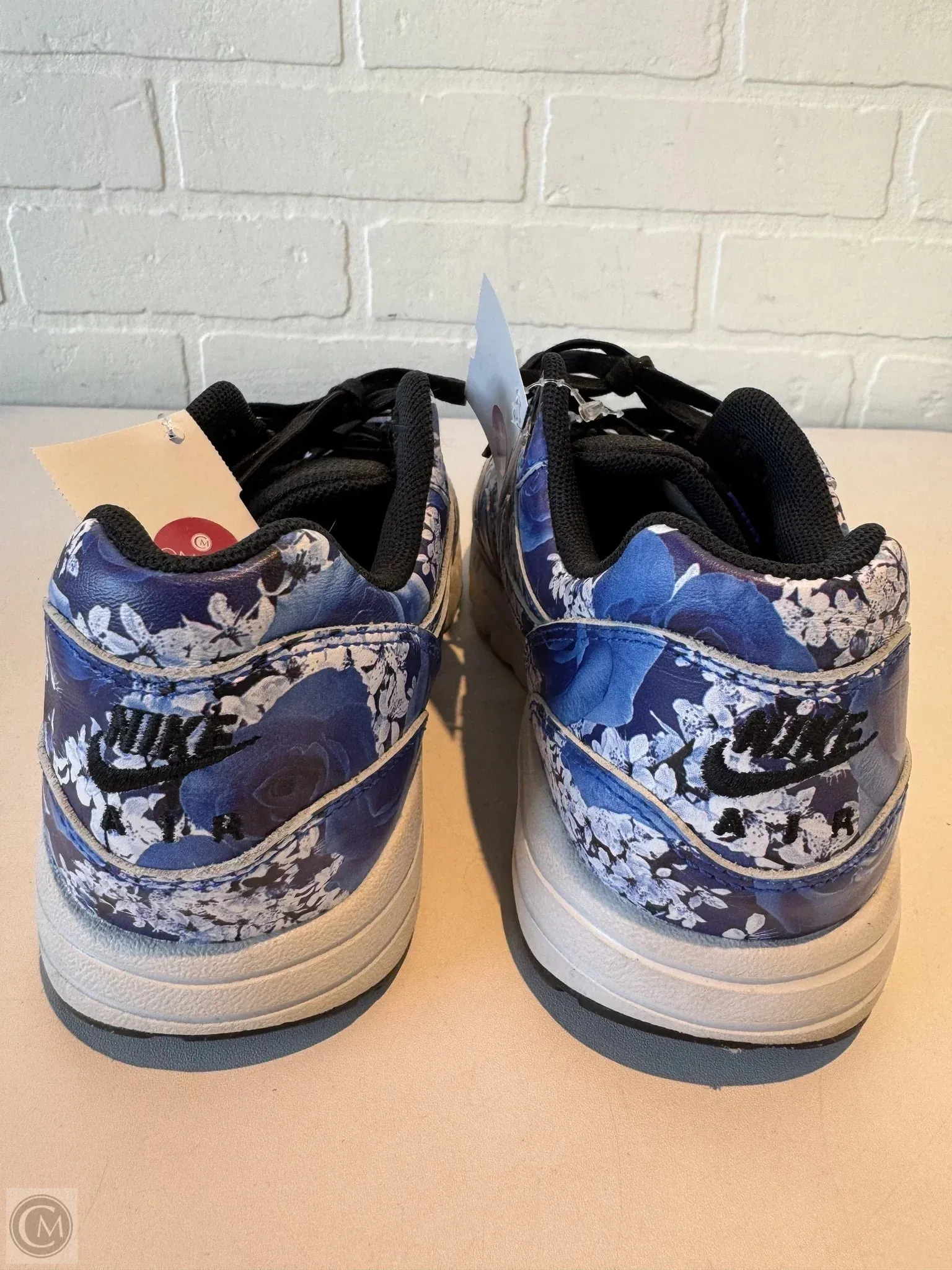 Shoes Athletic By Nike In Blue & White, Size: 6