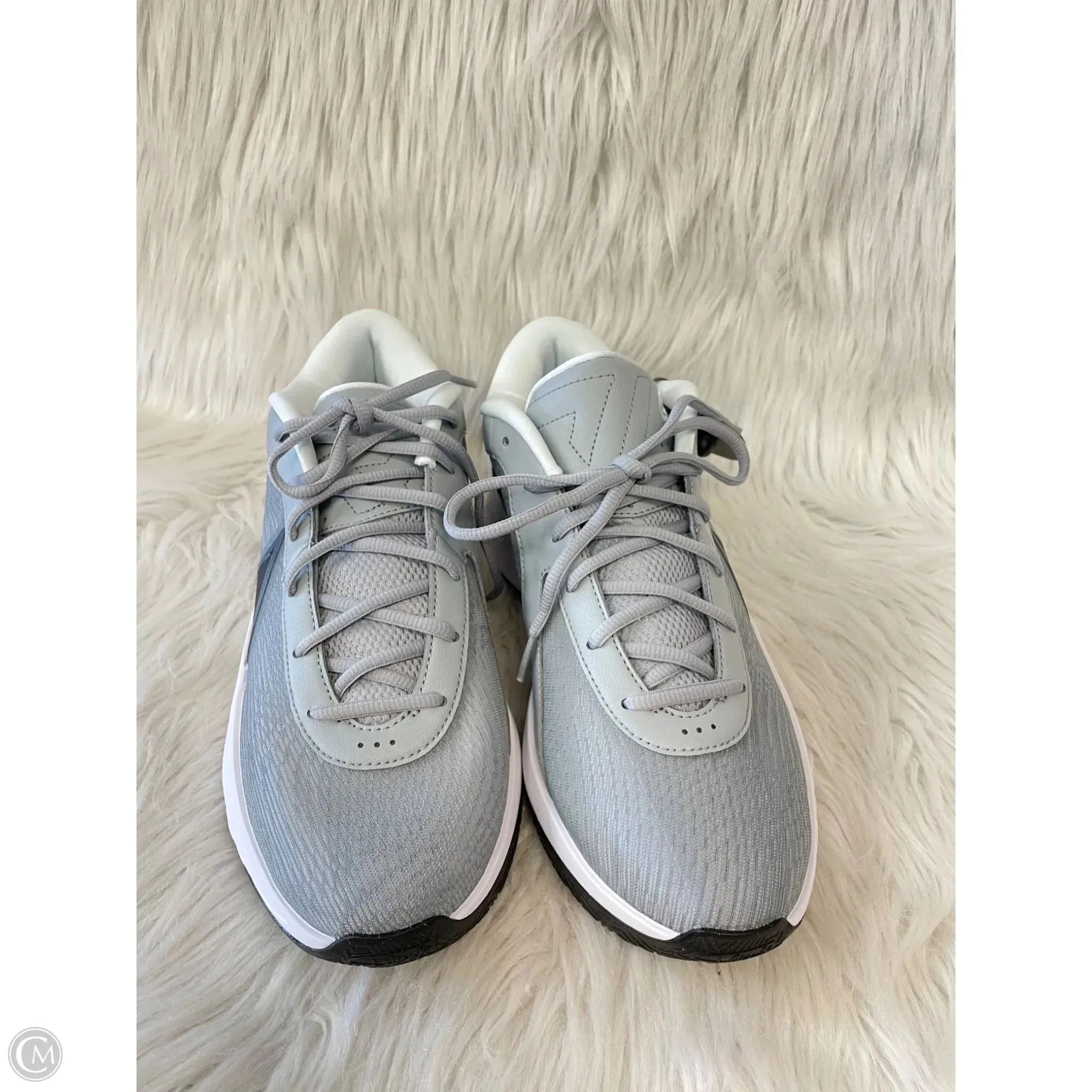 Shoes Athletic By Nike In Grey & White, Size: 10.5