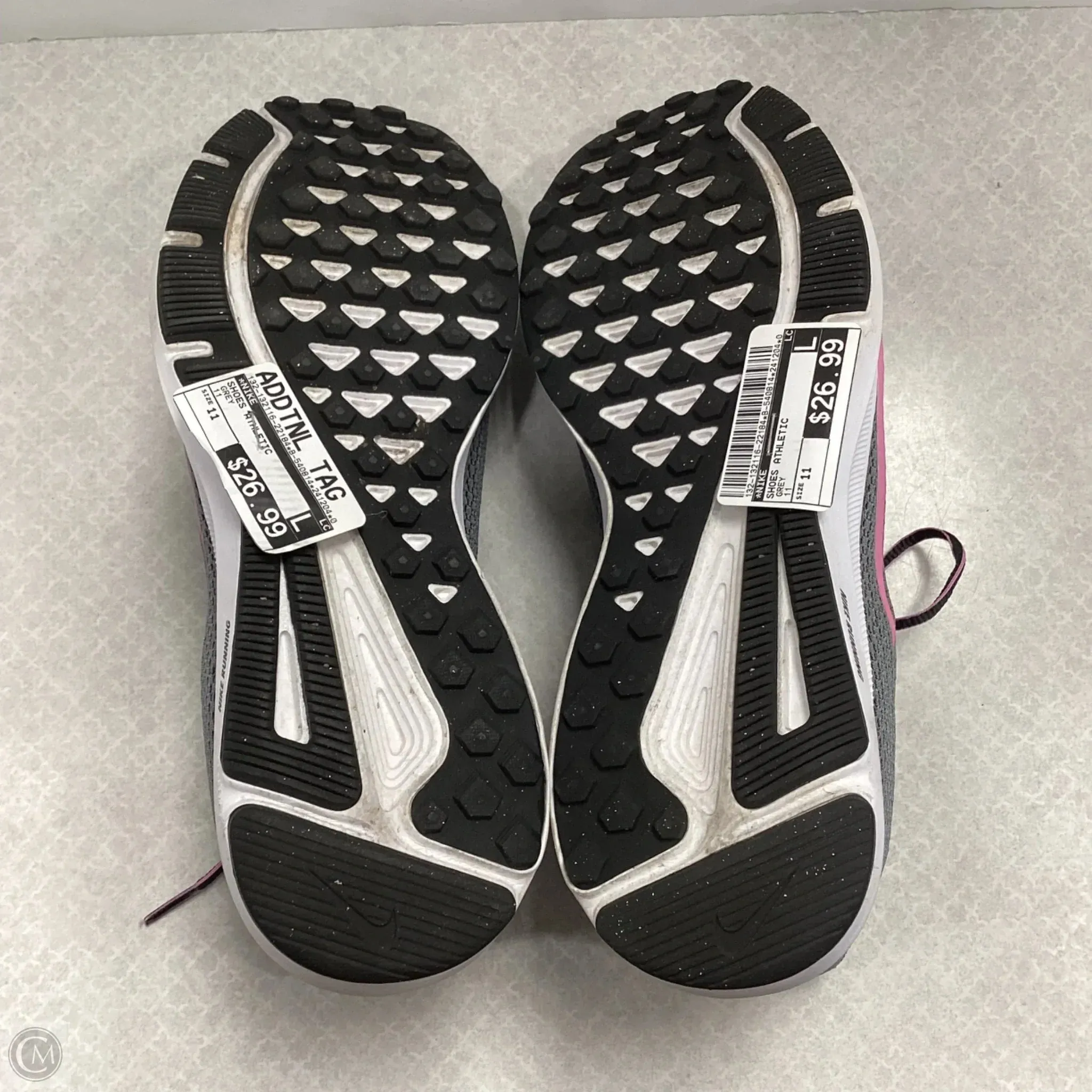 Shoes Athletic By Nike In Grey, Size: 11