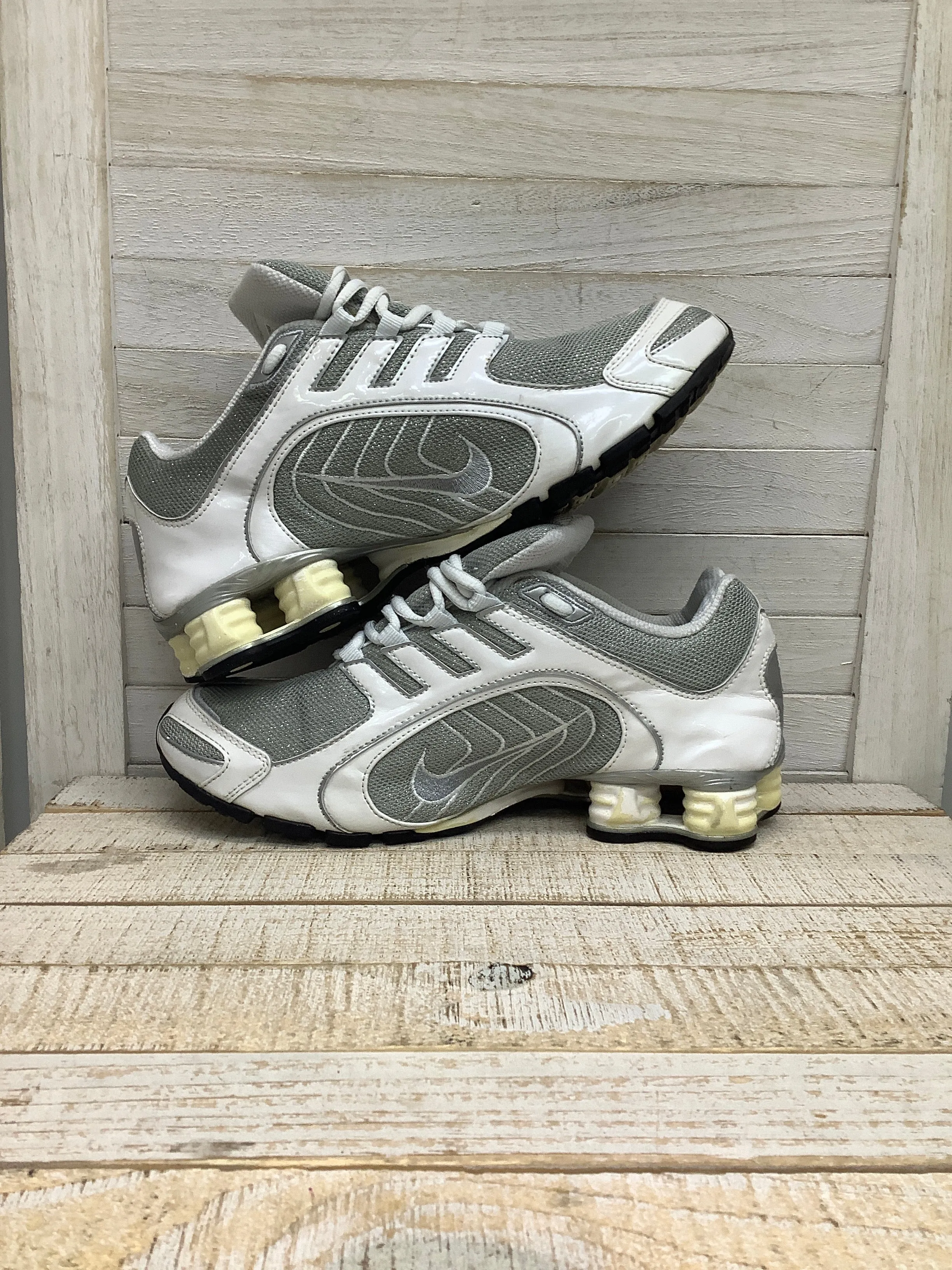 Shoes Athletic By Nike In White, Size: 8.5