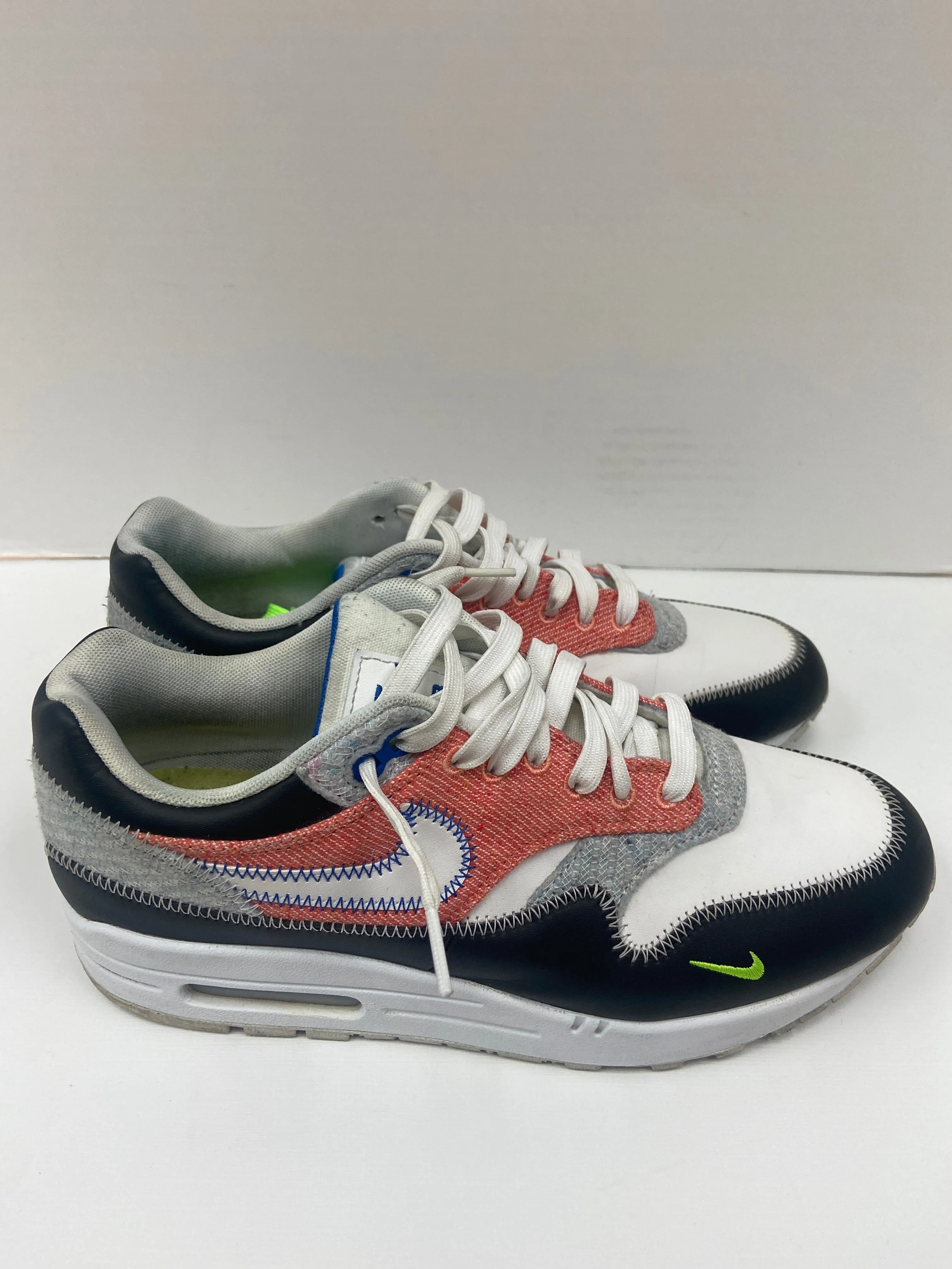 Shoes Athletic By Nike In White, Size: 8