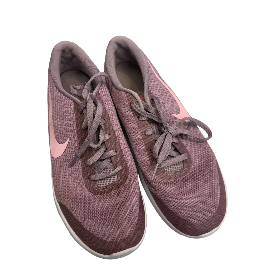 Shoes Athletic By Nike  Size: 8.5