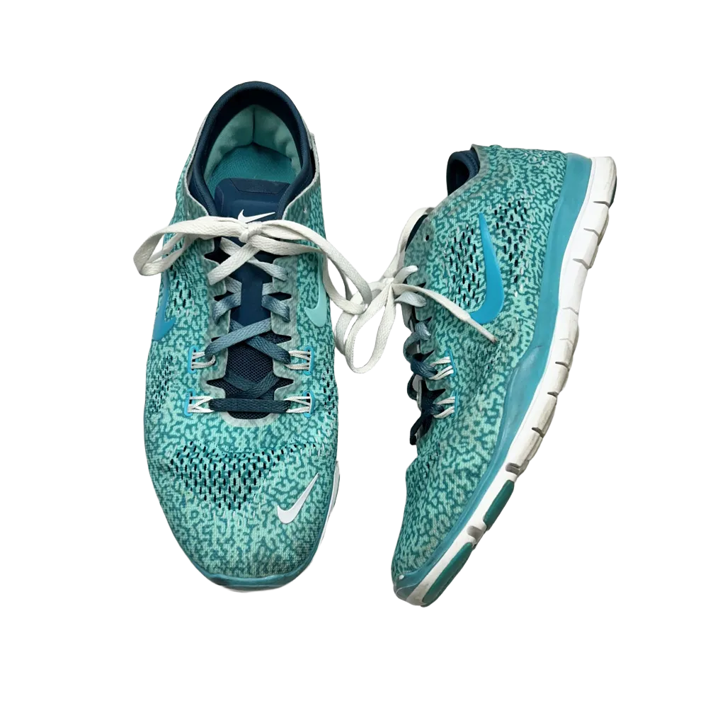 Shoes Athletic By Nike  Size: 8.5