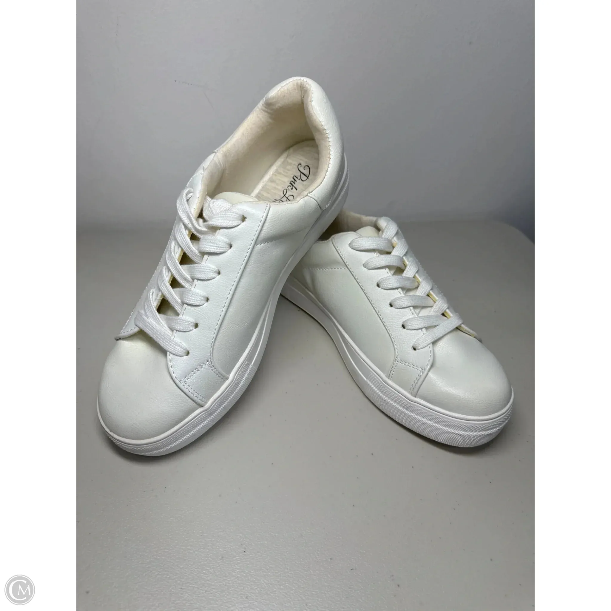 Shoes Athletic By Pink Lily In White, Size: 10