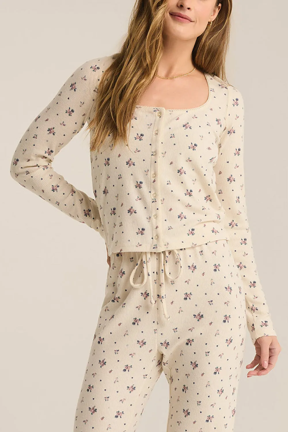 Topona | Long-Sleeved Ivory Floral Top