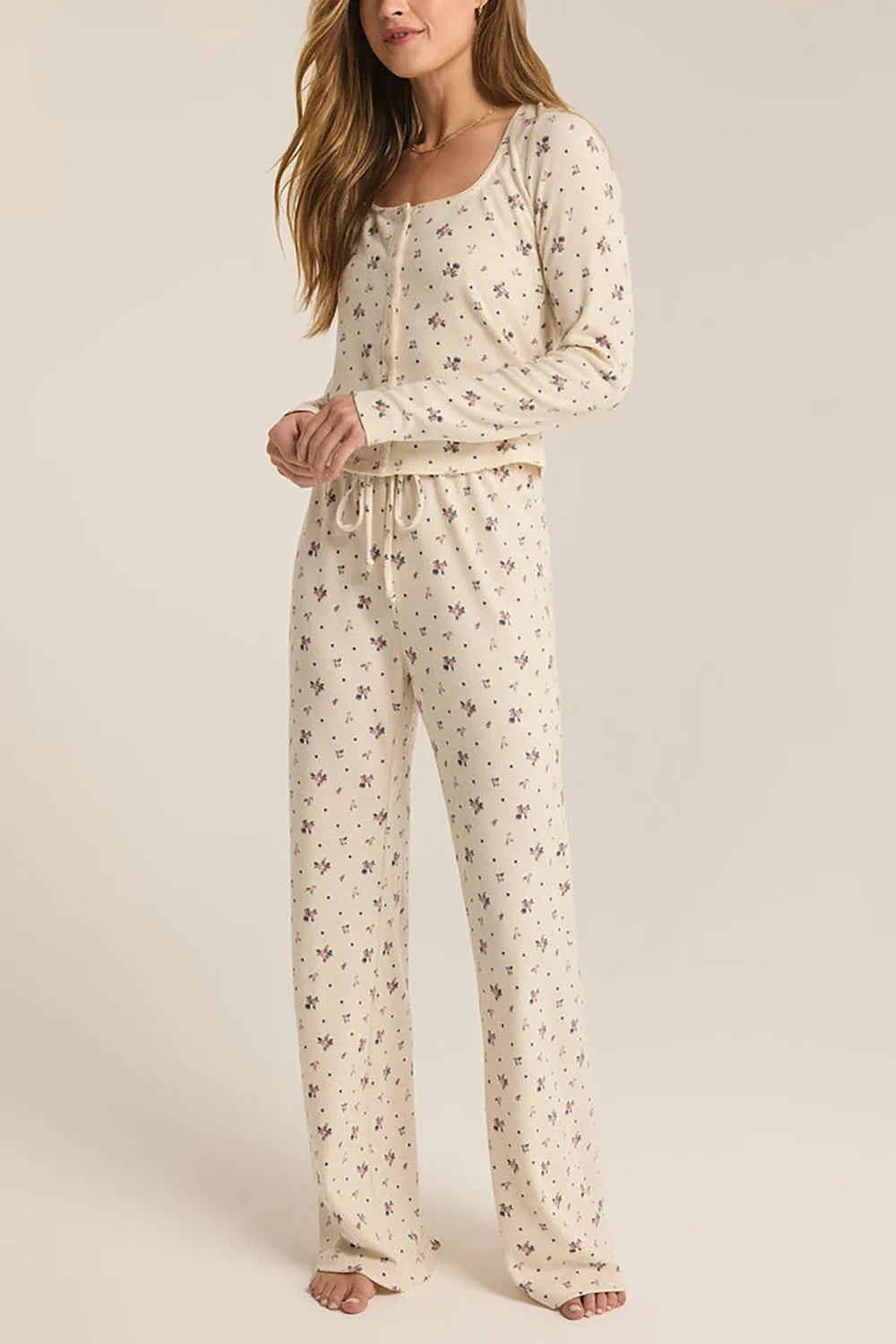 Topona | Long-Sleeved Ivory Floral Top