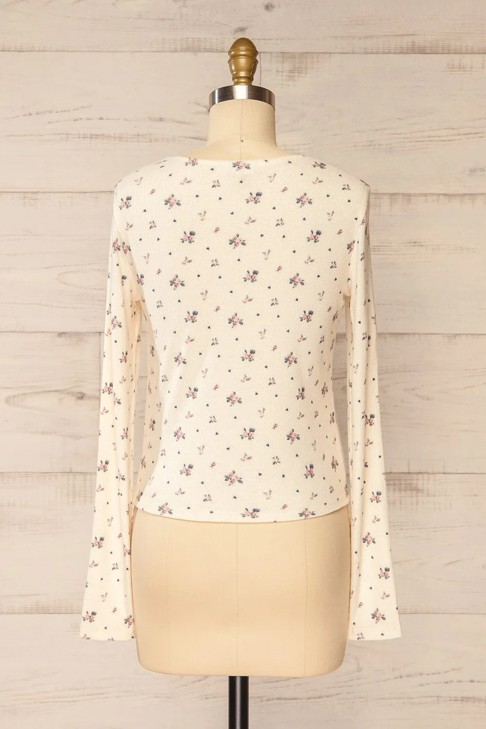 Topona | Long-Sleeved Ivory Floral Top