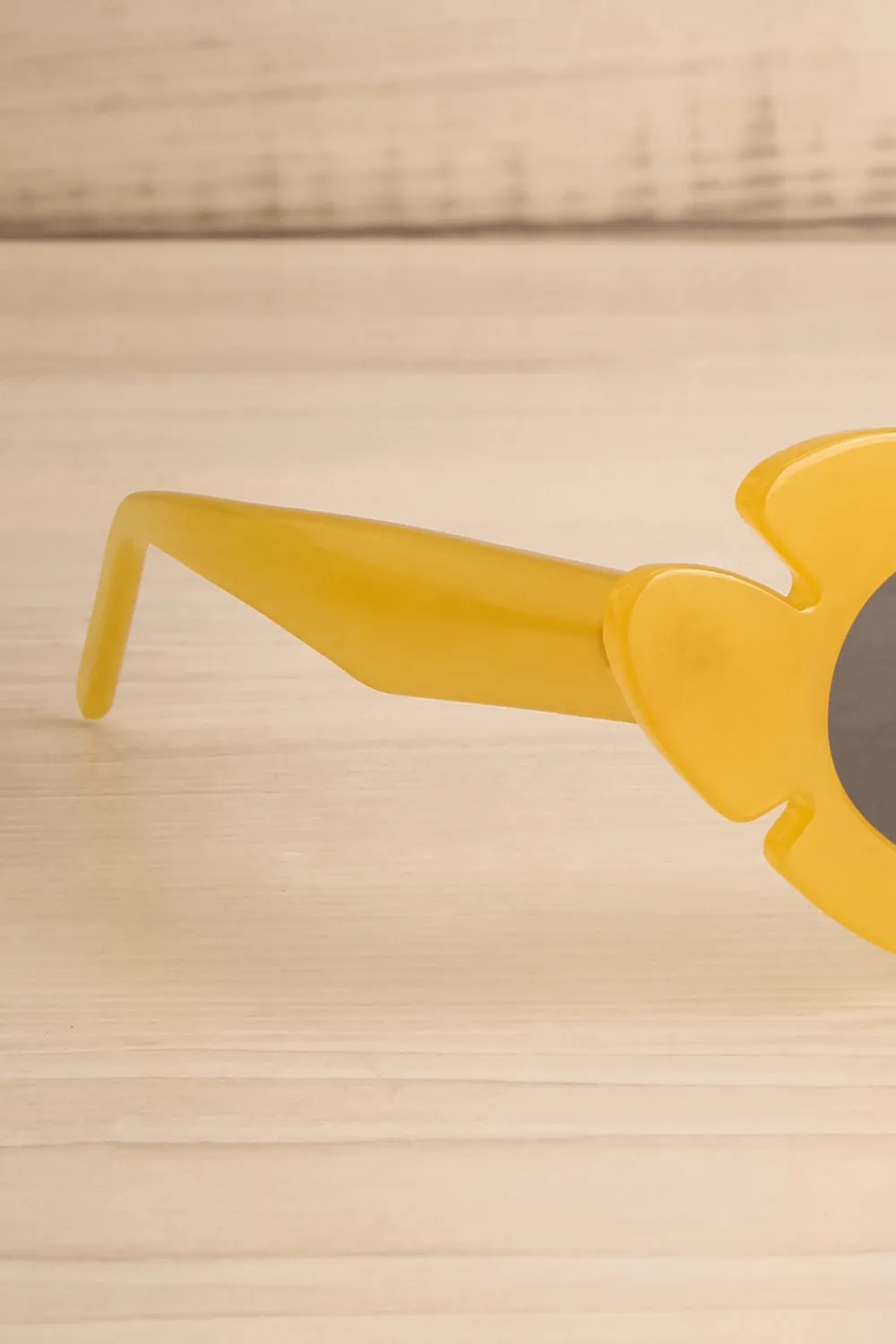 Trixie Yellow | Flower Sunglasses