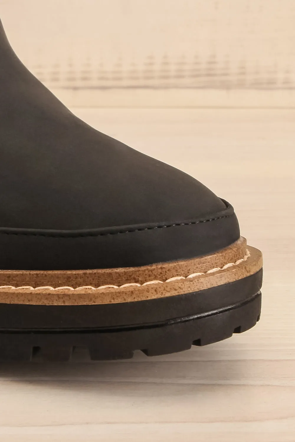 Valenttia Black | Chelsea Faux-Leather Boots