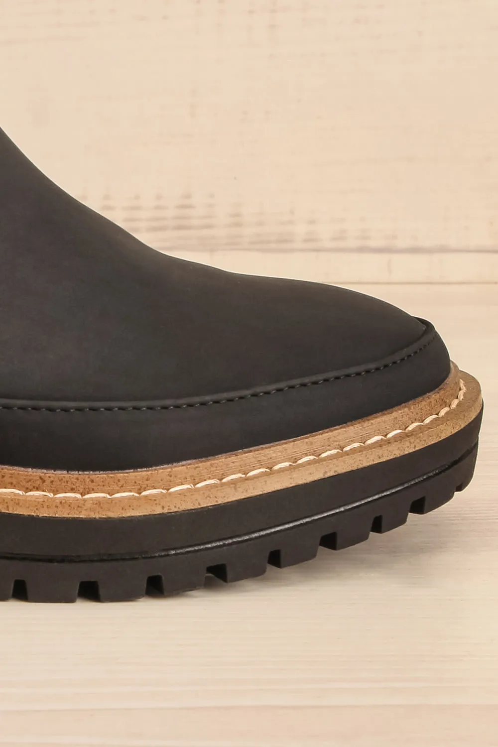 Valenttia Black | Chelsea Faux-Leather Boots