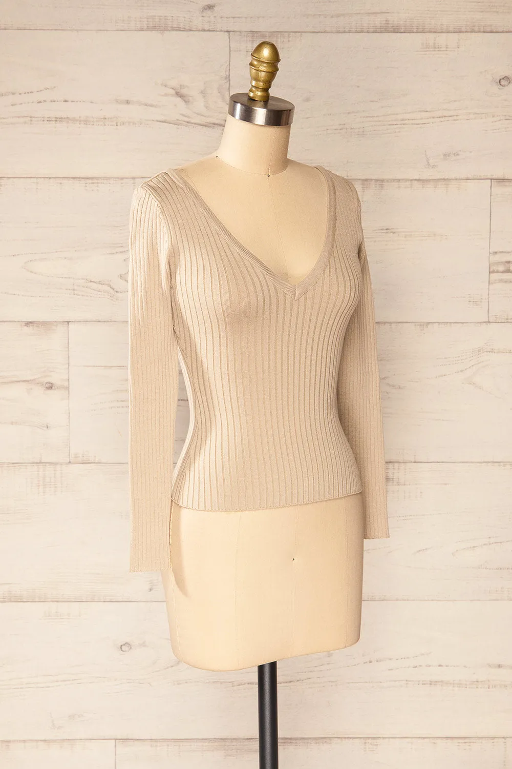 Vantaa Beige | Ribbed V-Neck Top