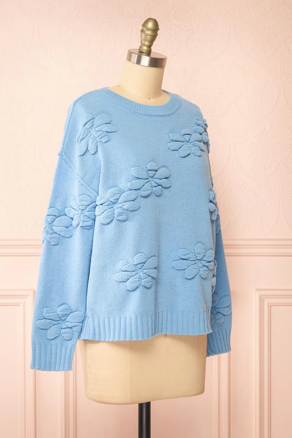 Vitis Blue | Sweater w/ 3D Floral Embroidery