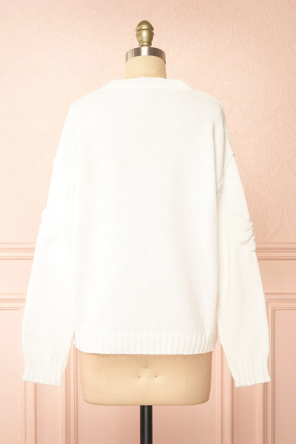 Vitis White | Sweater w/ 3D Floral Embroidery
