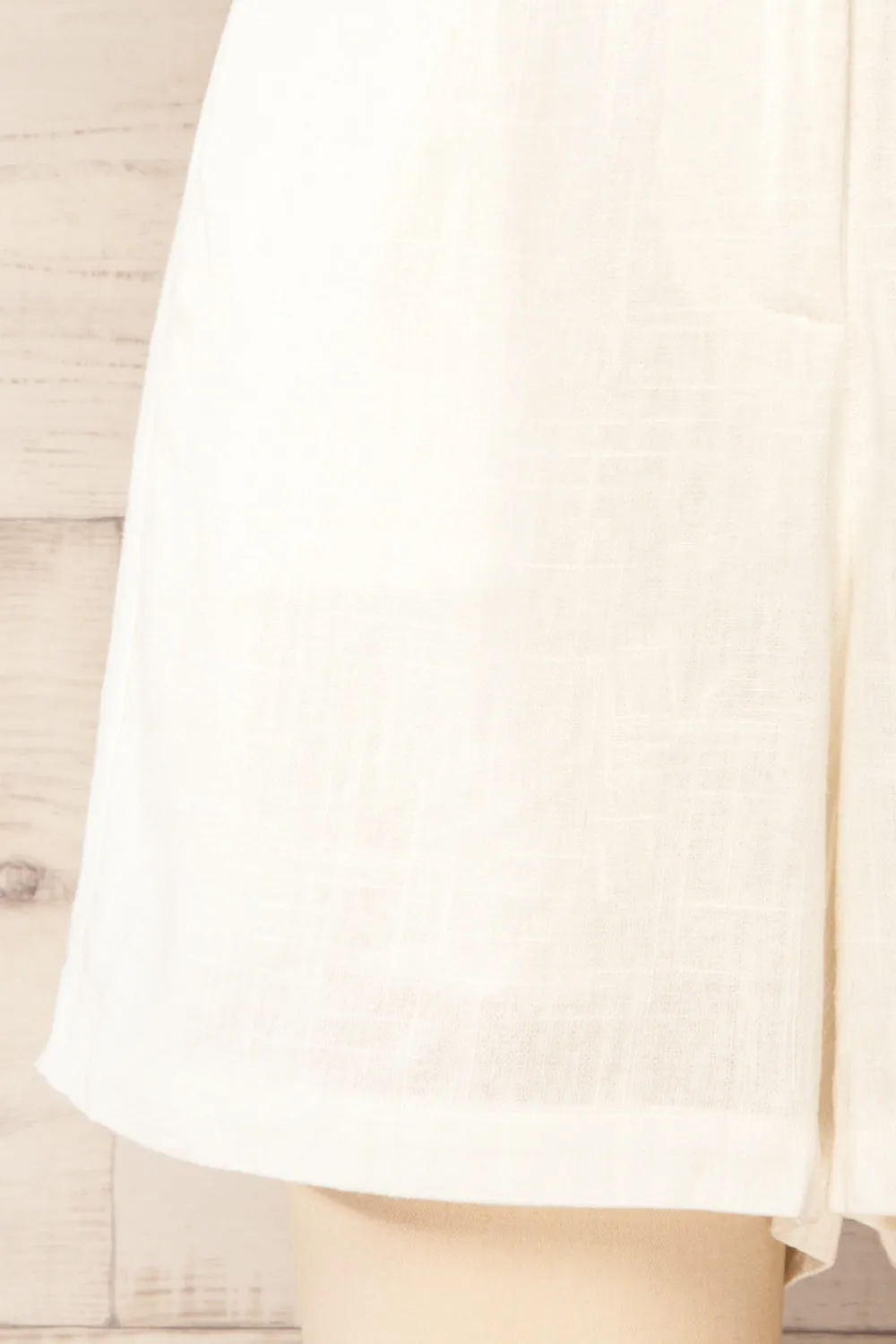 Wharfedale | White Linen Shorts w/ Elastic Waist