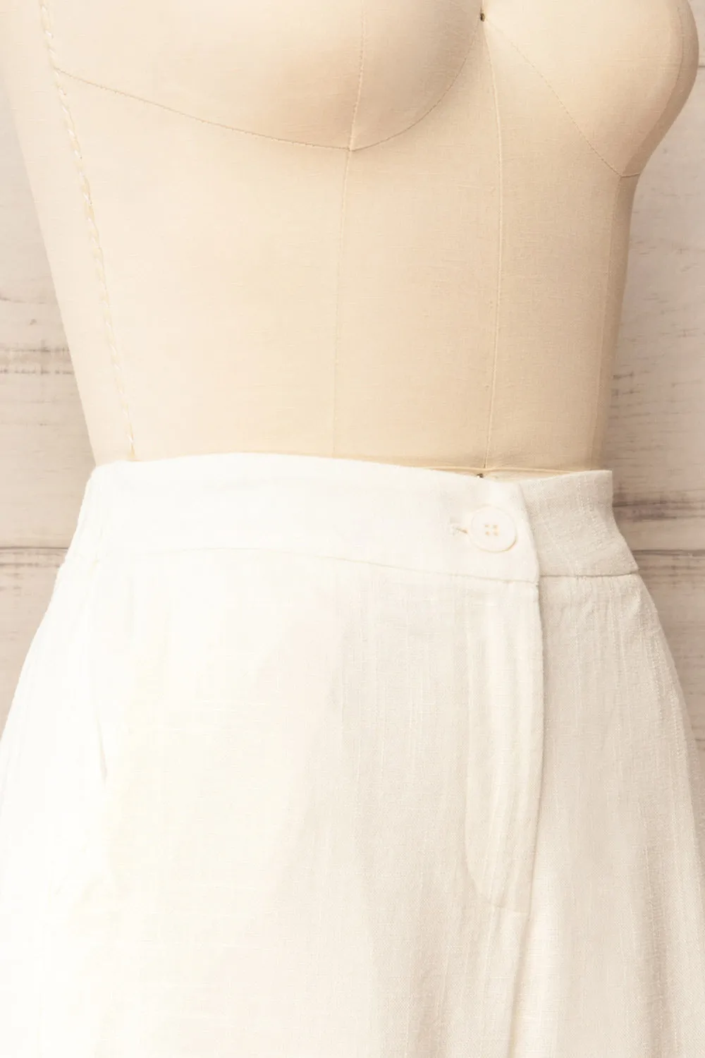 Wharfedale | White Linen Shorts w/ Elastic Waist