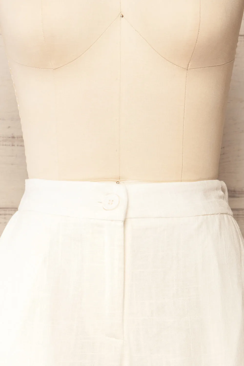 Wharfedale | White Linen Shorts w/ Elastic Waist
