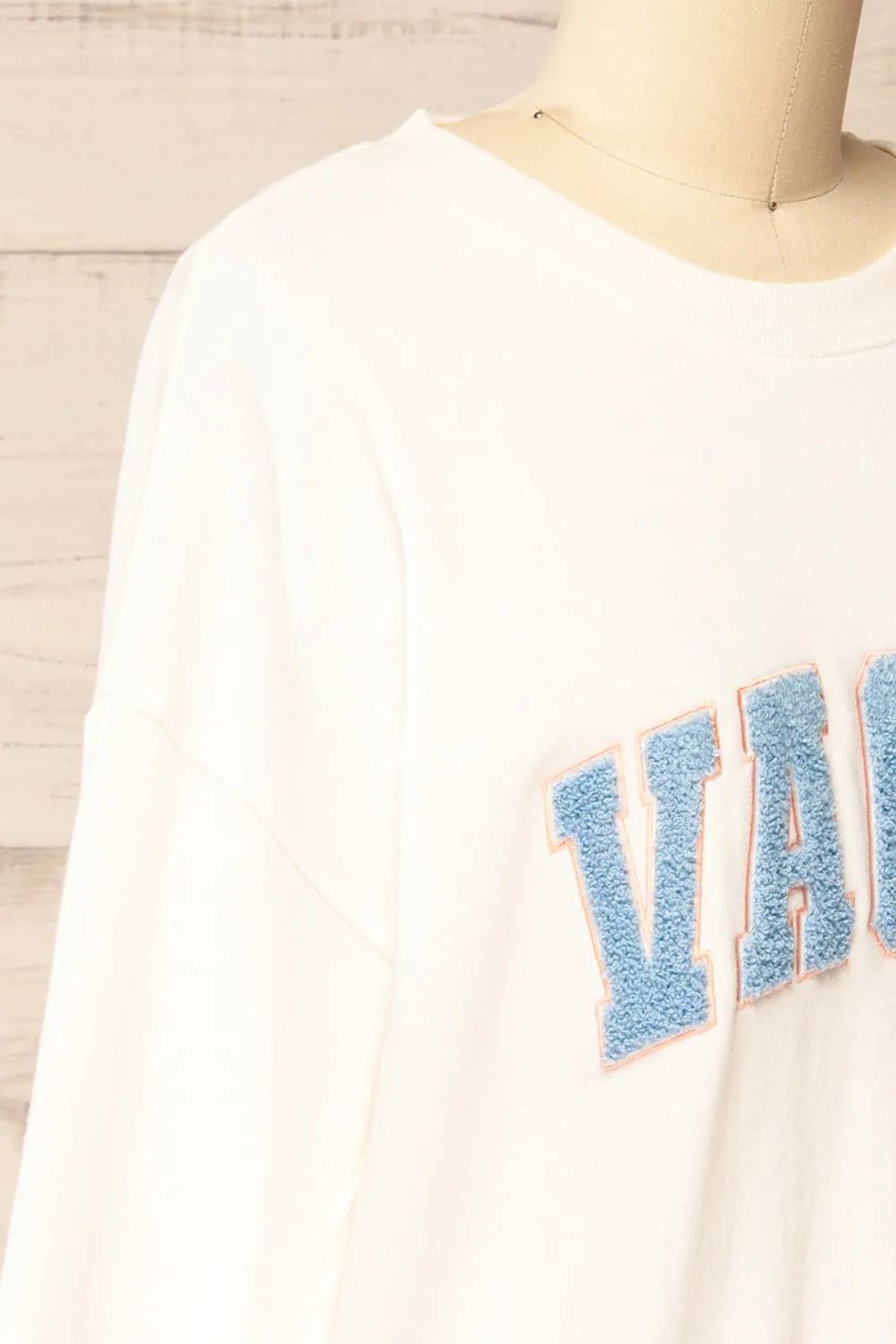 Wrenley | Embroidered White Crewneck