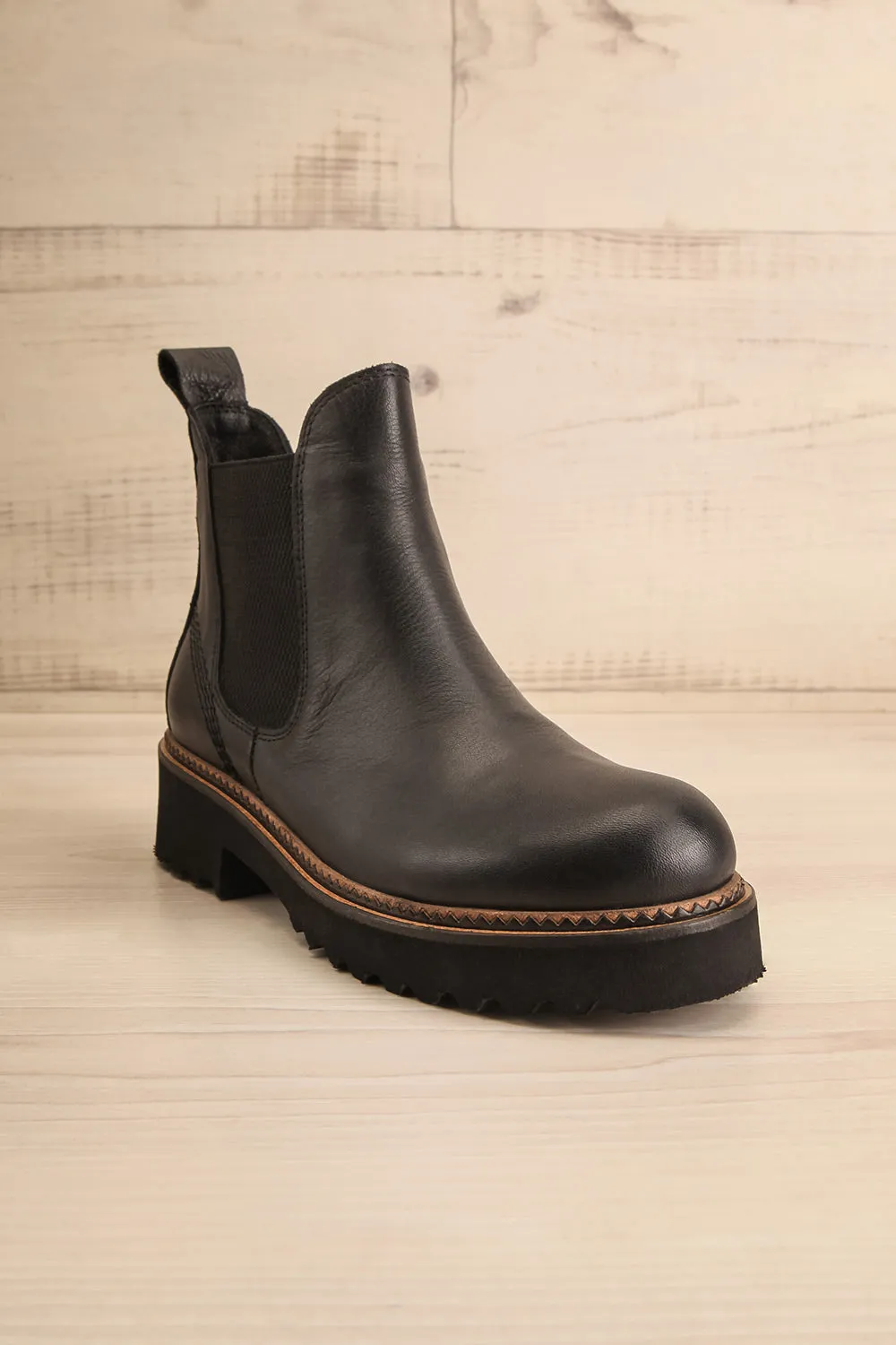 Wrexham | Black Chelsea Leather Boots