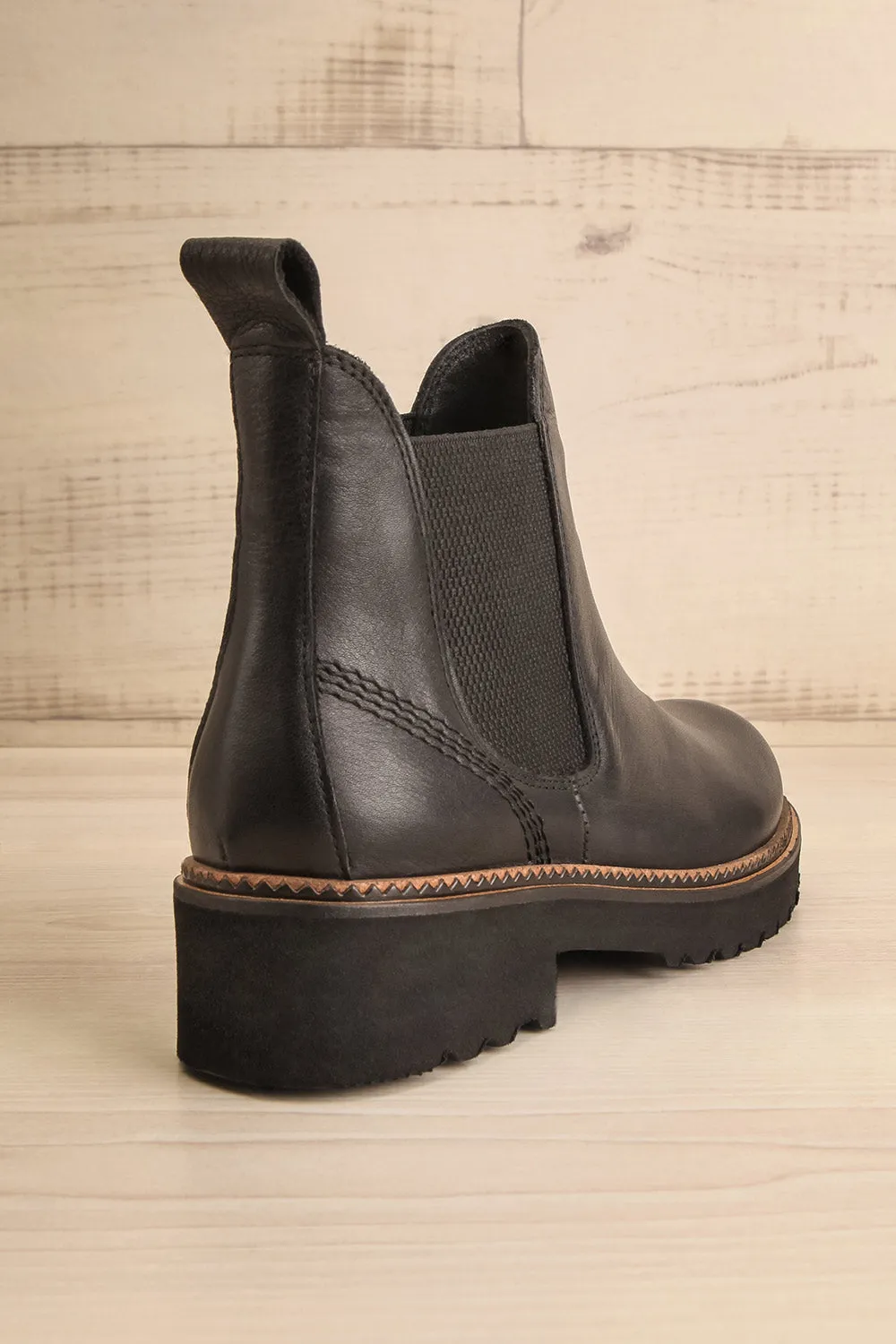 Wrexham | Black Chelsea Leather Boots