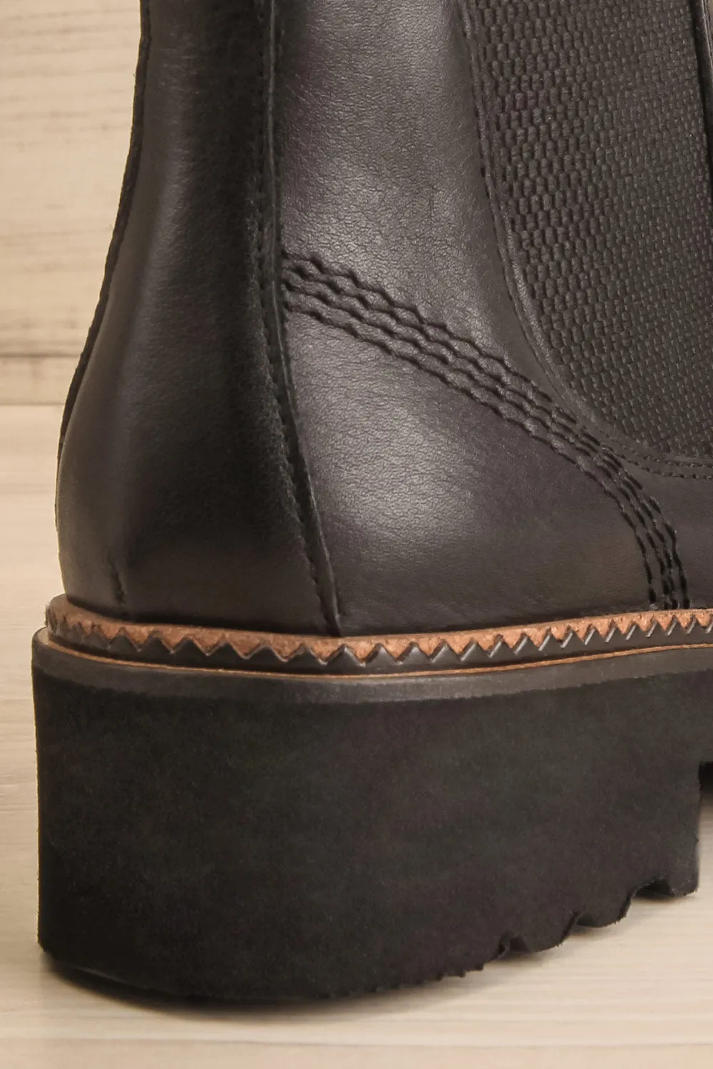 Wrexham | Black Chelsea Leather Boots