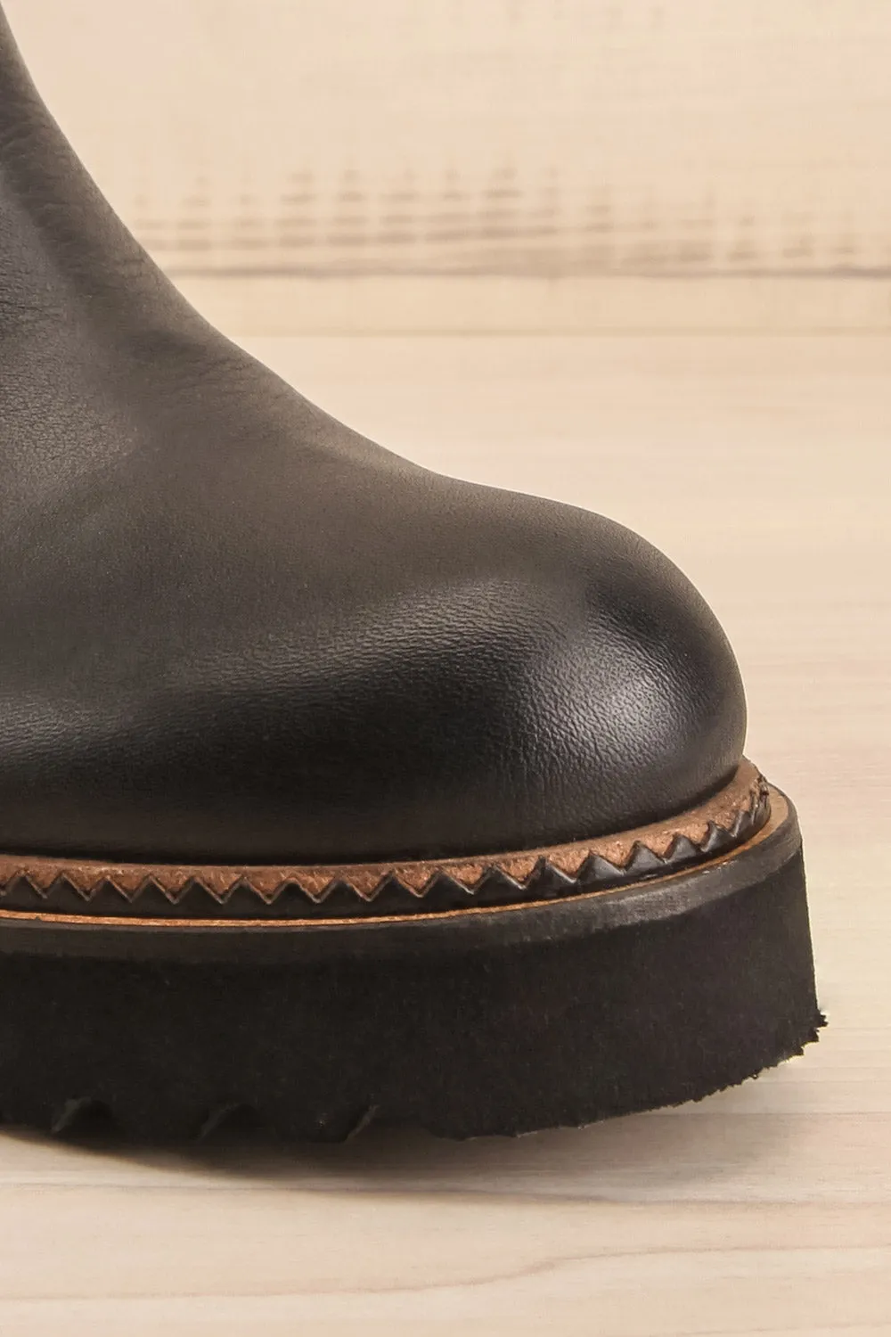 Wrexham | Black Chelsea Leather Boots